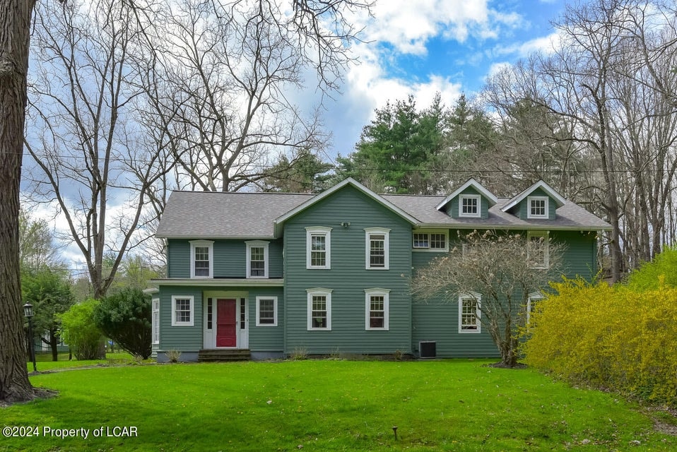 236 Elmcrest Drive Dallas, PA for sale